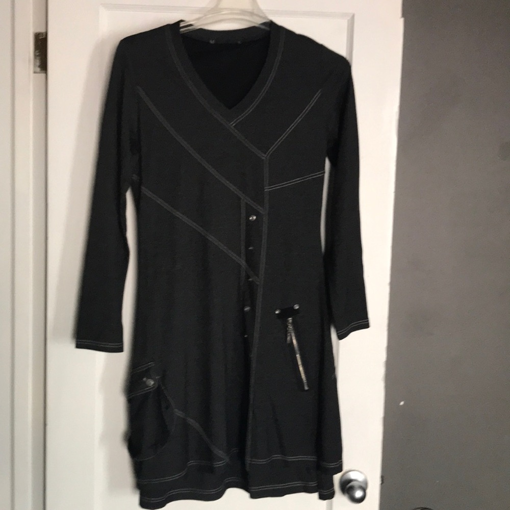 Sweet & stylish dark gray dress